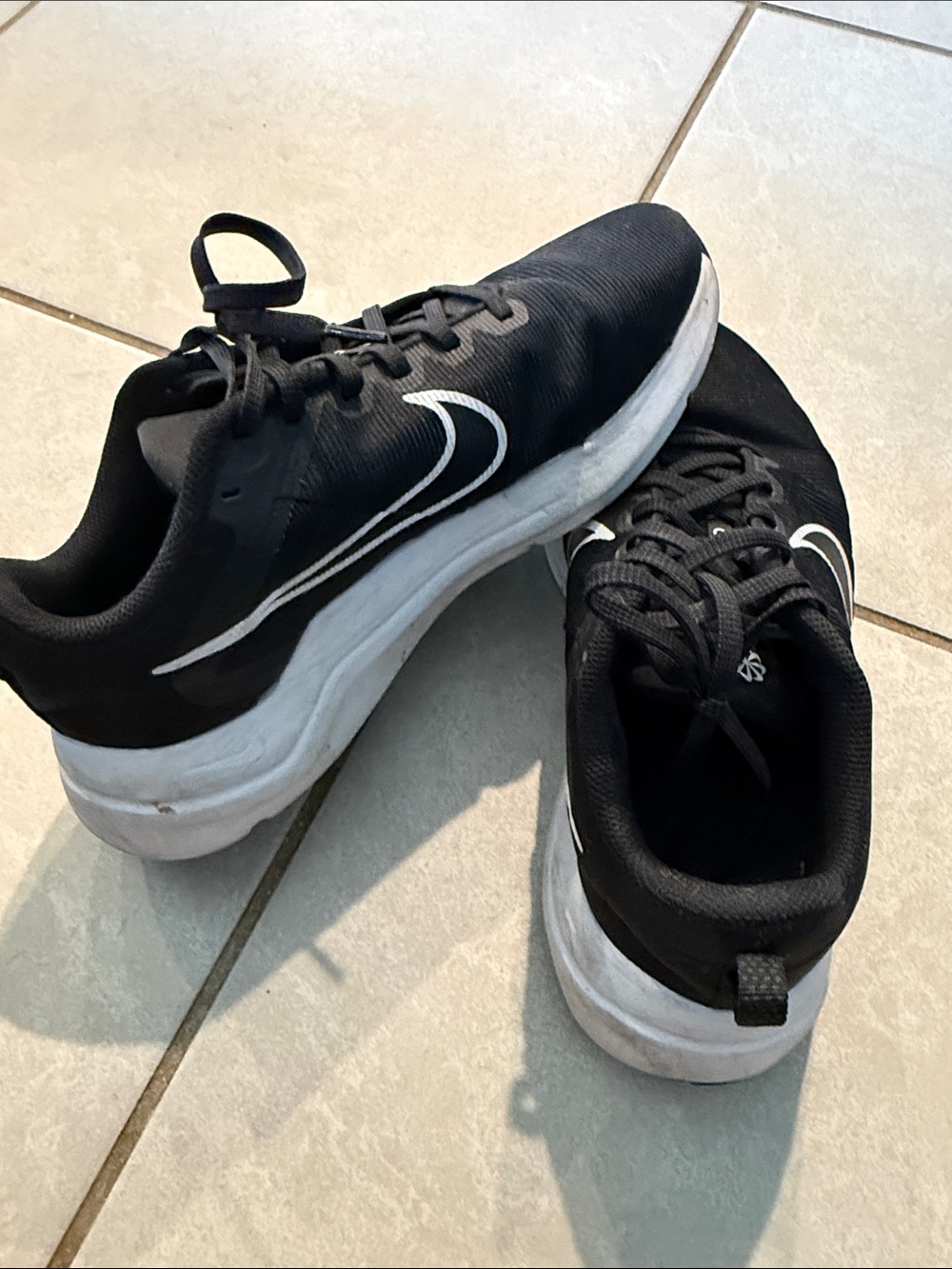 Nike Quest 6 Black and White Men's Running Sneakers